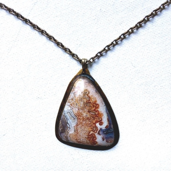 Vintage Jewelry - Vintage Crazy Lace Agate Pendant Necklace